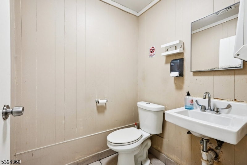 Hillcrest - Commercial Lease