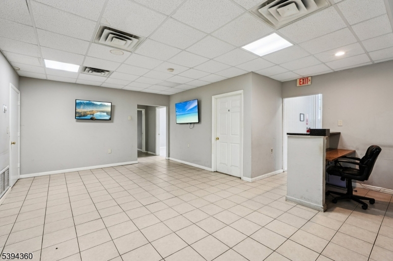 Hillcrest - Commercial Lease