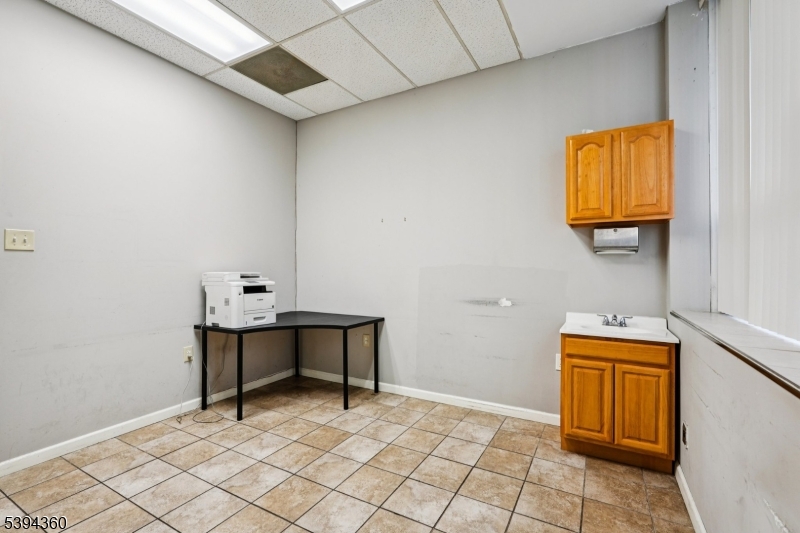 Hillcrest - Commercial Lease