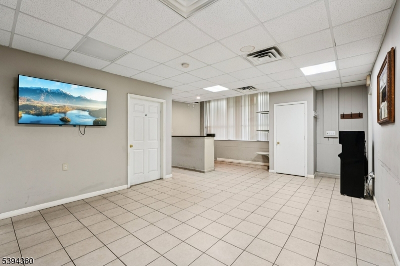 Hillcrest - Commercial Lease