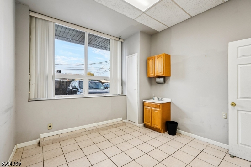 Hillcrest - Commercial Lease