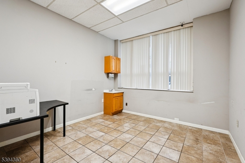 Hillcrest - Commercial Lease