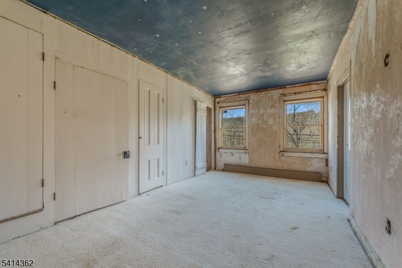 Finesville - Residential