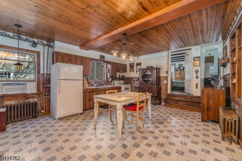 Finesville - Residential