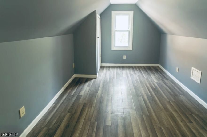 SPACIOUS AND NEWLY RENOVATED!! Second-floor apartment in the heart of Newark! This 4-BEDROOM, 1-bath residence was fully renovated in 2024 and offers a modern, comfortable living experience with generous room sizes and abundant natural light throughout. The updated kitchen and bathroom feature contemporary finishes, while the layout provides flexibility for bedrooms, home office, or additional living space. Conveniently located near public transportation, major highways, shopping, dining, and local amenities. A great opportunity for those seeking space, style, and accessibility in a prime Newark location. Move-in ready and available now schedule your private showing today!