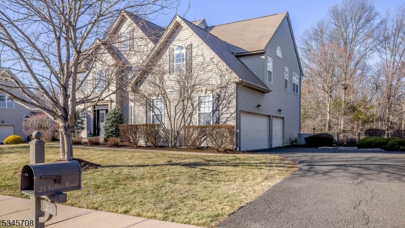 25 Valley Wood Dr