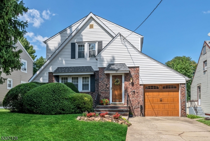 View Teaneck Twp., NJ 07666 house