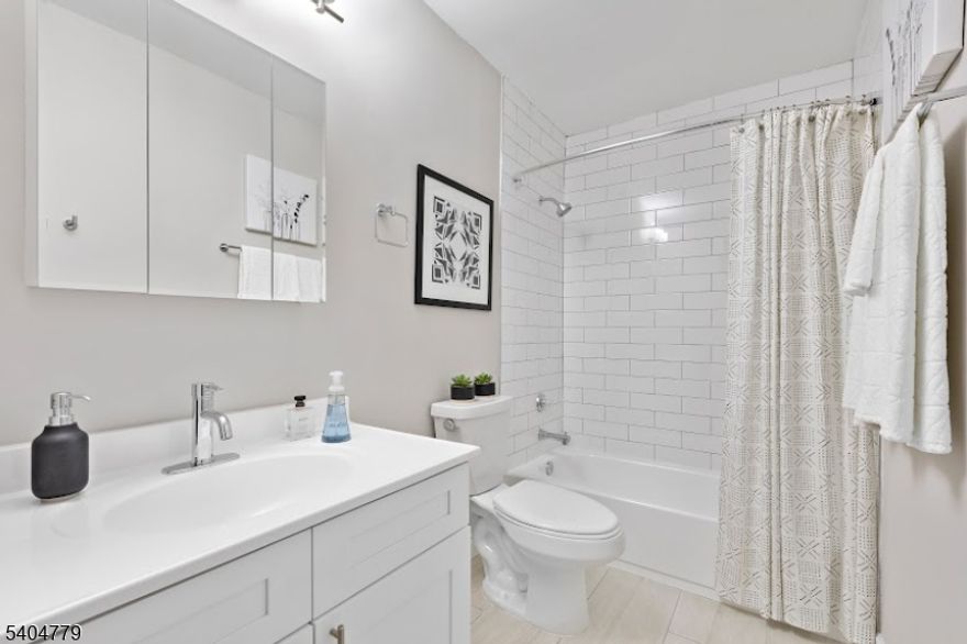 Our luxury apartments in Plainsboro, NJ deliver a seamless balance of comfort and convenience. Nestled on a quiet, tree-lined street beside the scenic Princeton Meadows Golf Course, Addison at Princeton Meadows offers a relaxing, retreat-like atmosphere. Enjoy close proximity to top-rated schools, everyday necessities, and a variety of dining, shopping, and entertainment options just minutes from home.