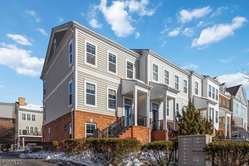 Morristown Square - Residential