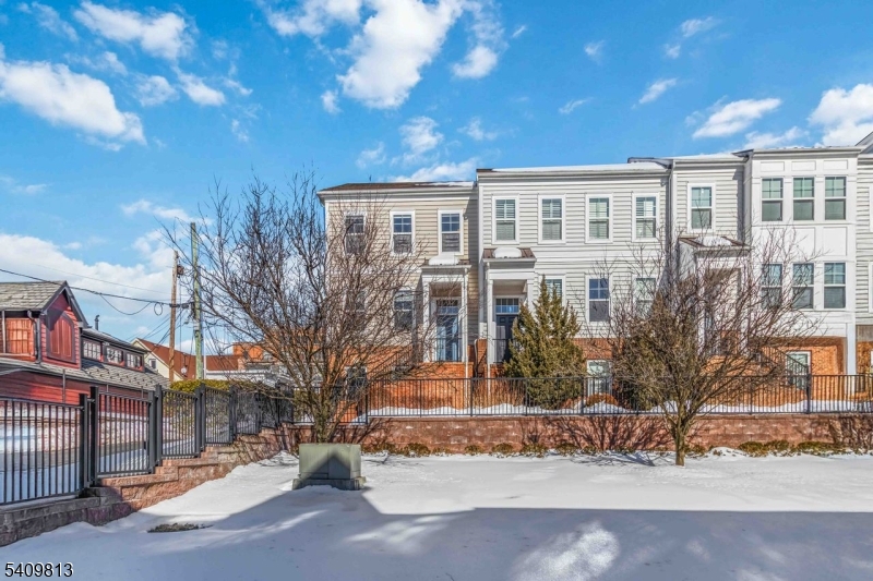 Morristown Square - Residential