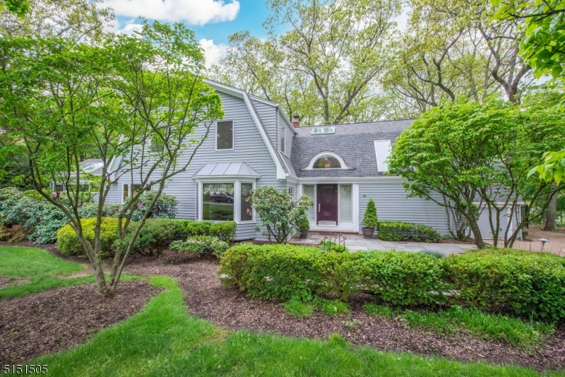 RIKER HILL - Residential