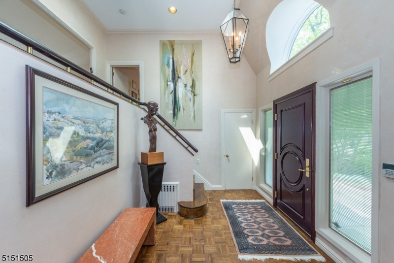 RIKER HILL - Residential