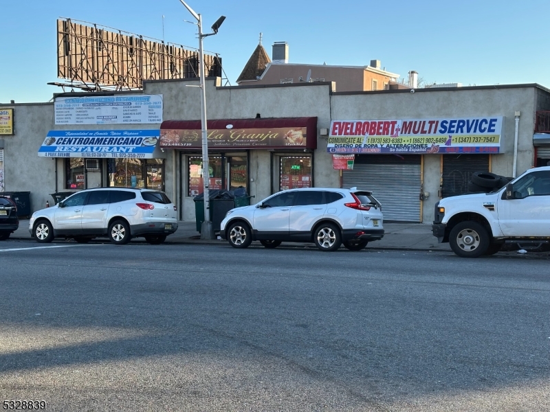 Very busy corner with lots of traffic. Great location for General Merchandise, Beauty Shop, Lawyer's Office, Limousine Services, Tax Office and much more!Tenants pays own utilities.