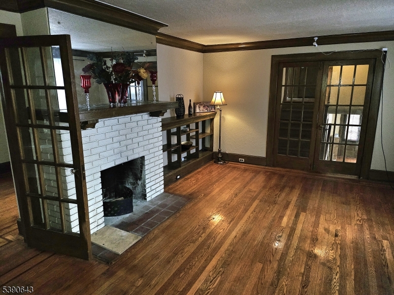 Tuxedo Park - Residential