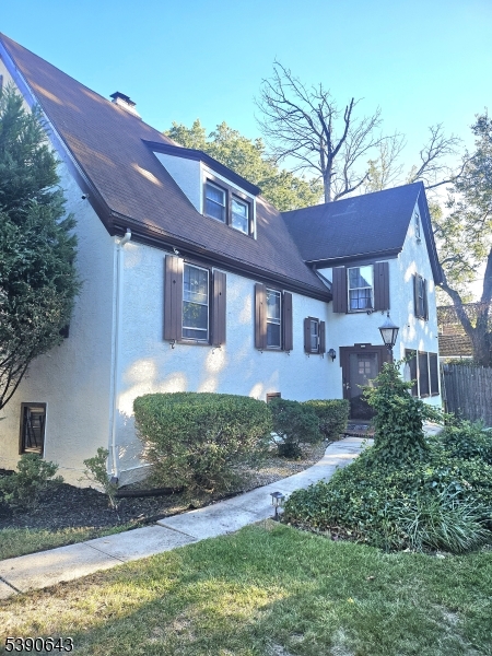 Tuxedo Park - Residential
