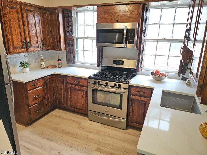 Tuxedo Park - Residential