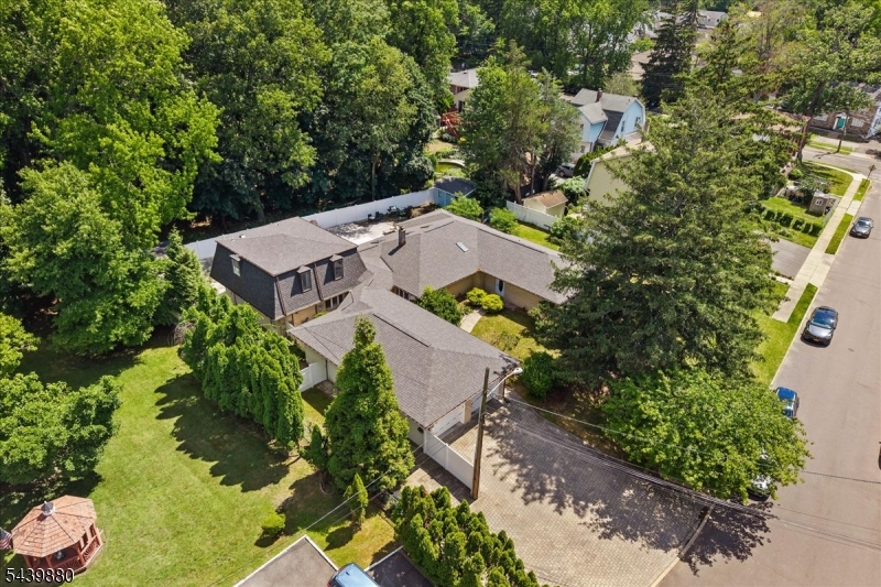 Photo 1 of 18 — 1 Ranch Ct, Saddle Brook Twp., NJ 07663