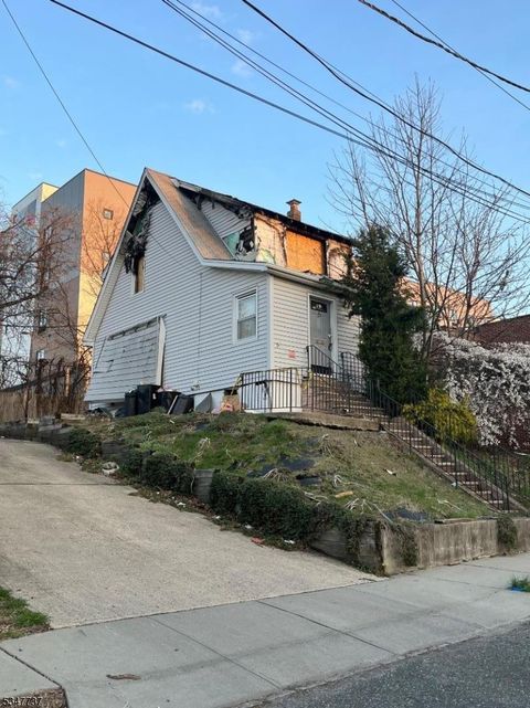 MLS: 3954277