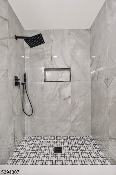 EAST END - Residential