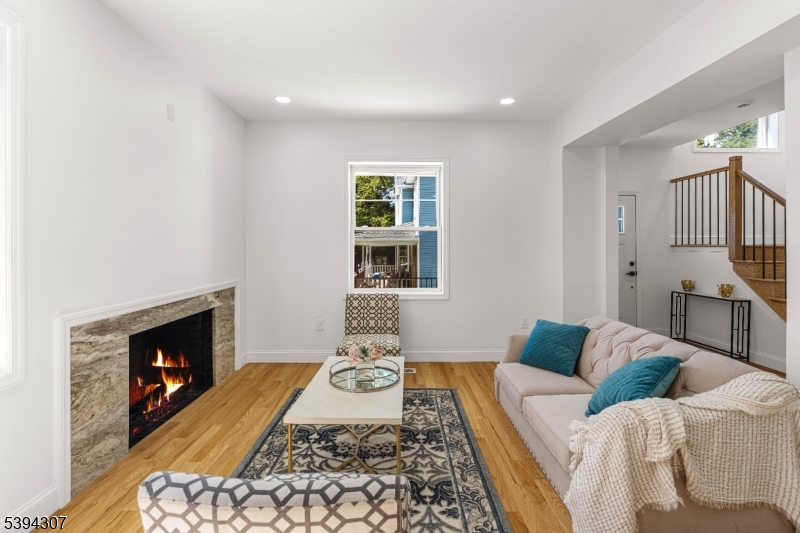 EAST END - Residential