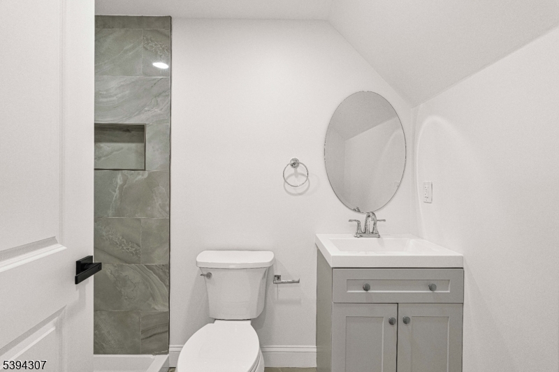 EAST END - Residential