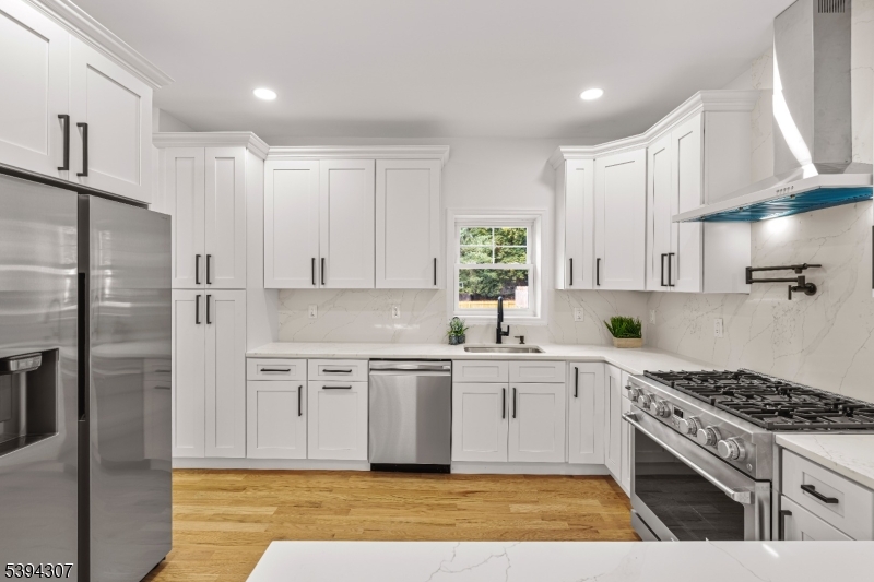 EAST END - Residential