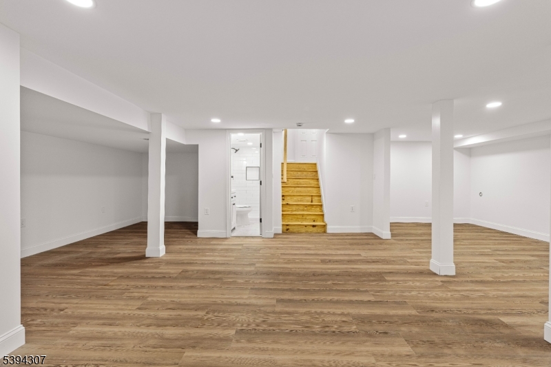 EAST END - Residential