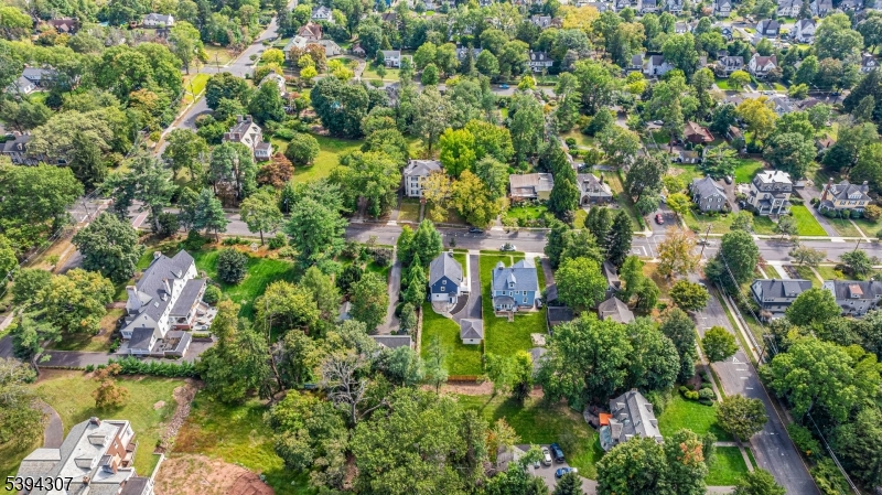 EAST END - Residential