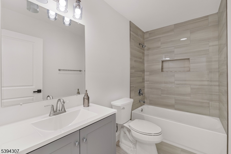 EAST END - Residential