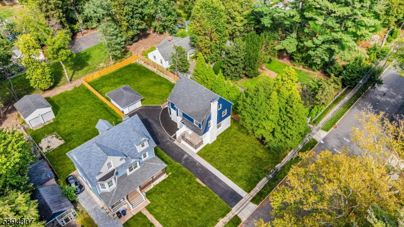 EAST END - Residential