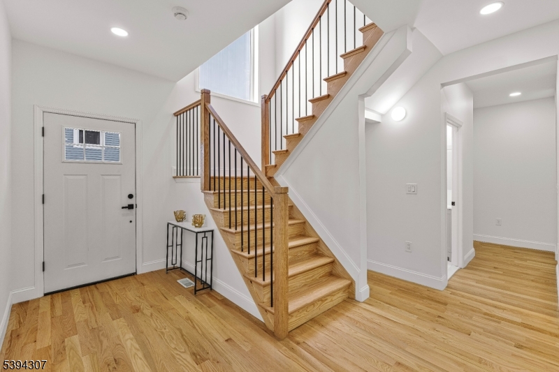 EAST END - Residential