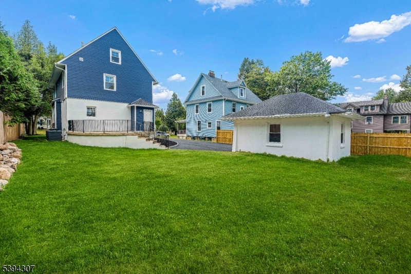 EAST END - Residential