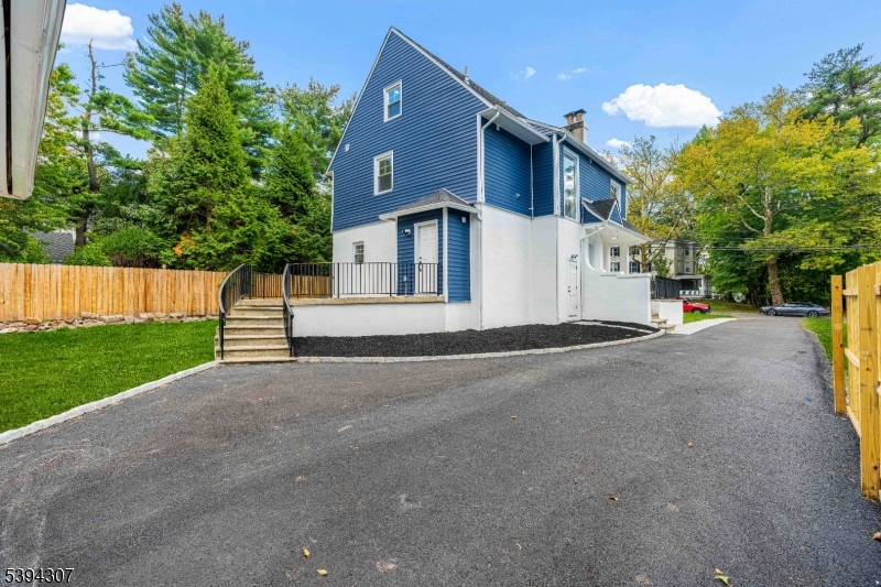 EAST END - Residential