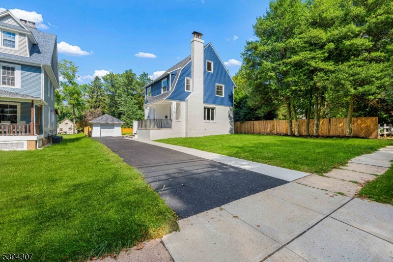 EAST END - Residential