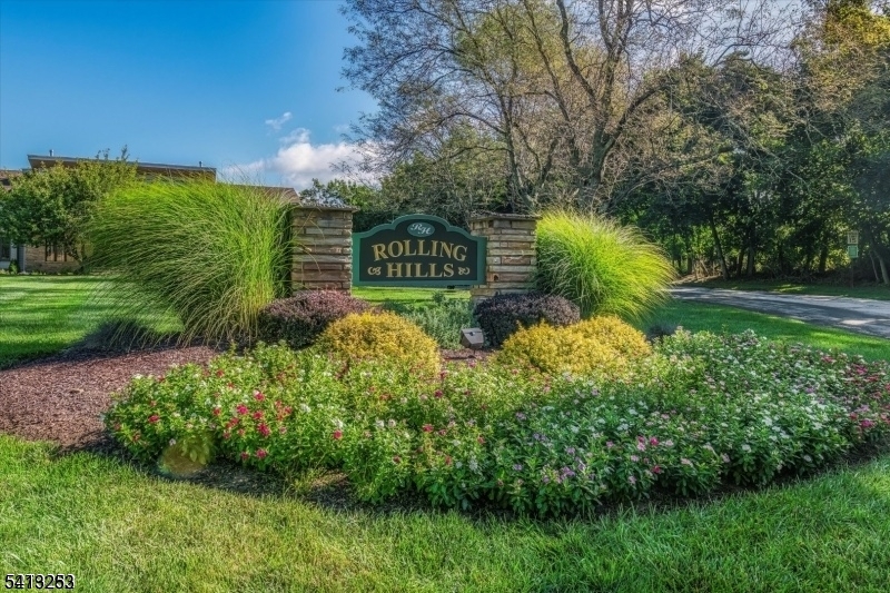 Rolling Hills - Residential