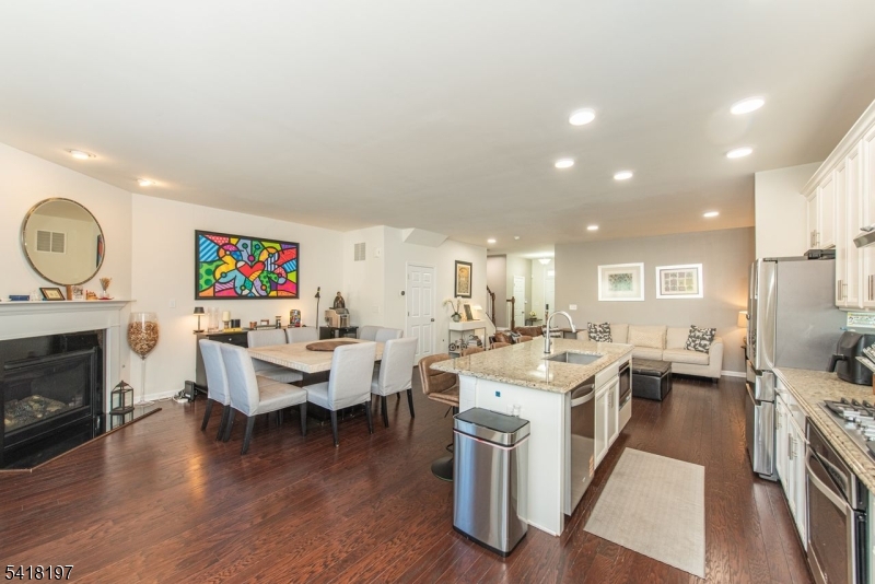 KENSINGTON SQUARE - Residential