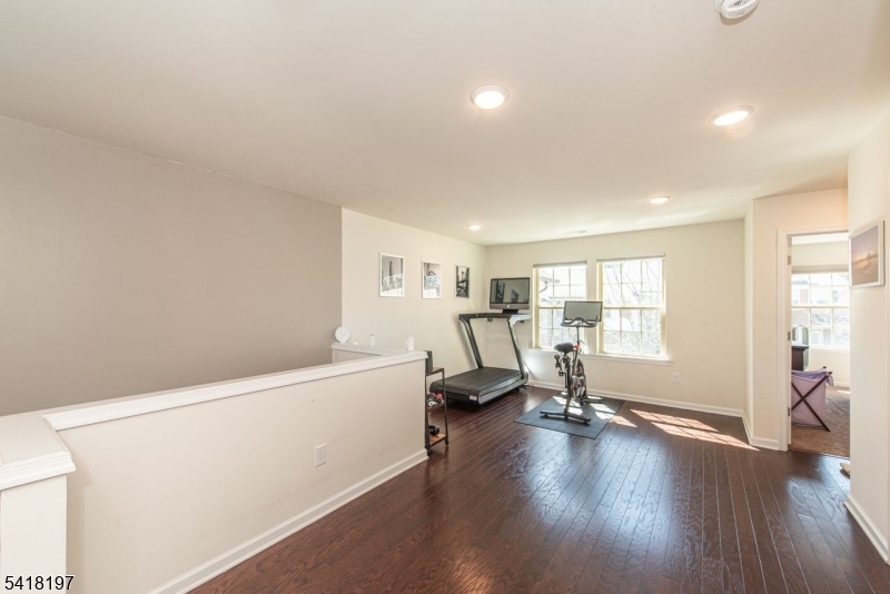 KENSINGTON SQUARE - Residential