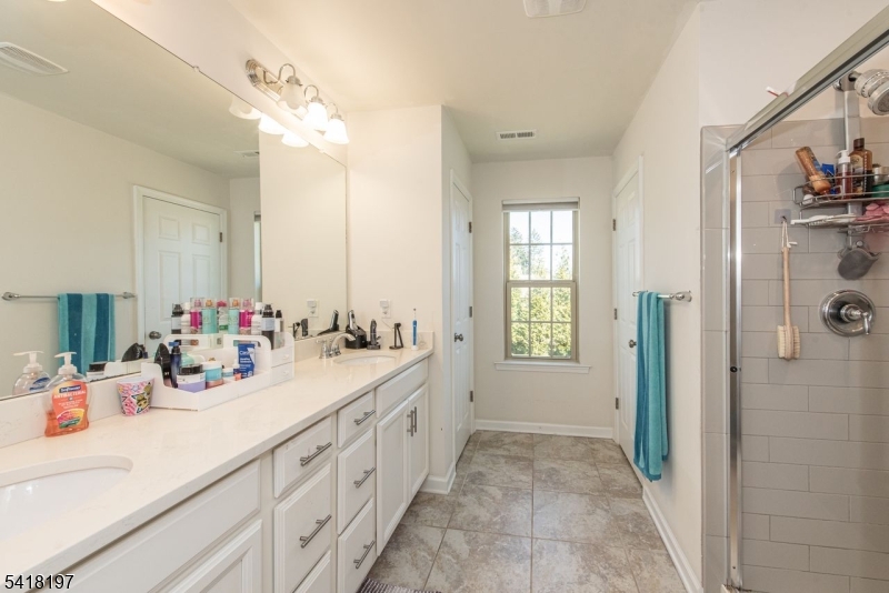 KENSINGTON SQUARE - Residential