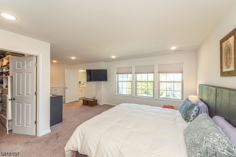 KENSINGTON SQUARE - Residential