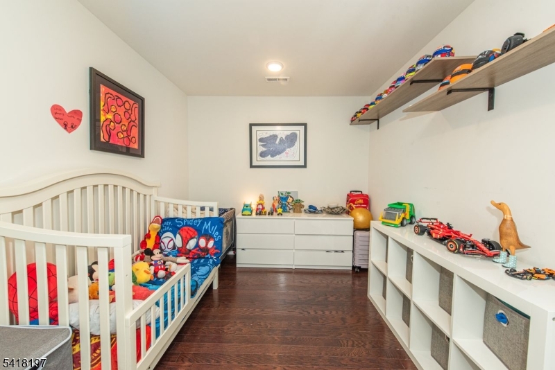 KENSINGTON SQUARE - Residential