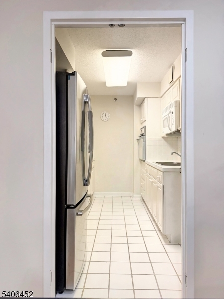 Crown View Manor - Residential