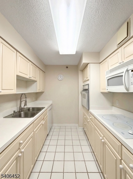 Crown View Manor - Residential