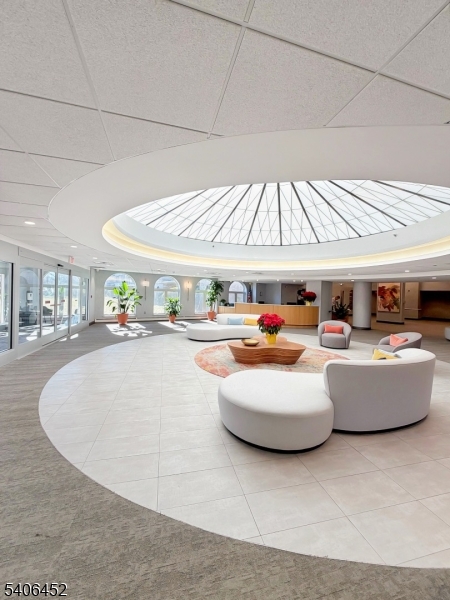 Crown View Manor - Residential