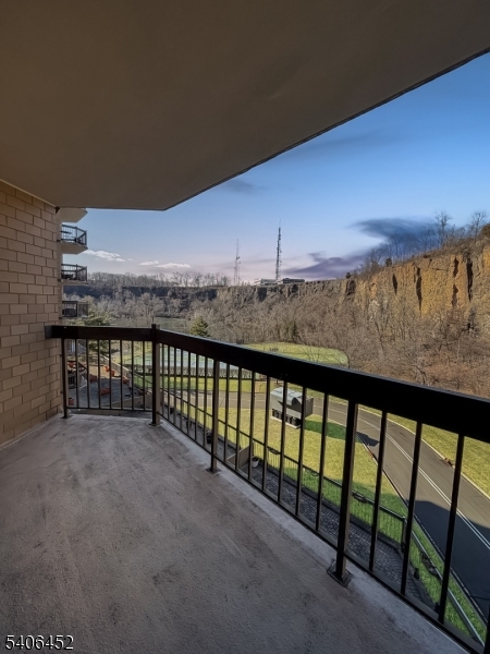 Crown View Manor - Residential