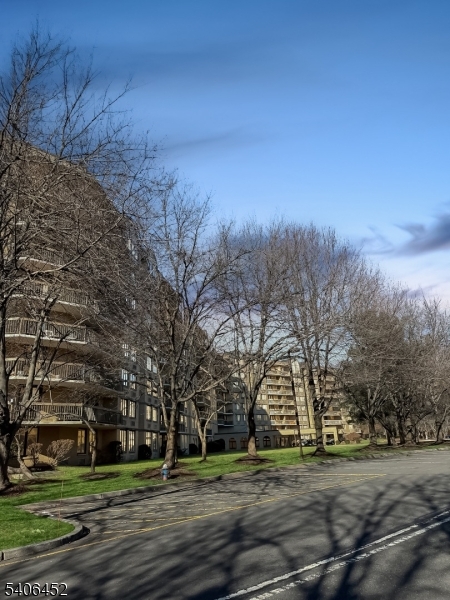 Crown View Manor - Residential