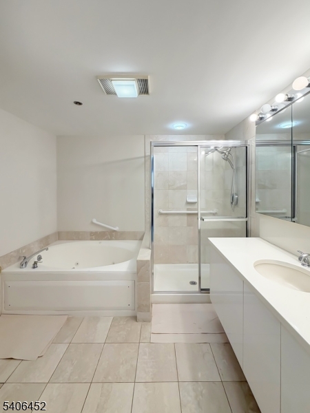 Crown View Manor - Residential