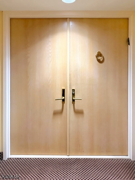 Crown View Manor - Residential