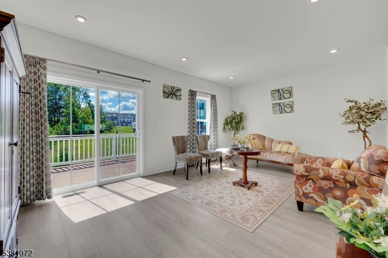 Mountain Ridge - Residential