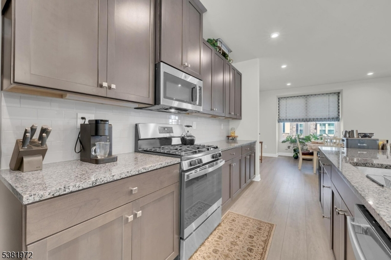 Mountain Ridge - Residential