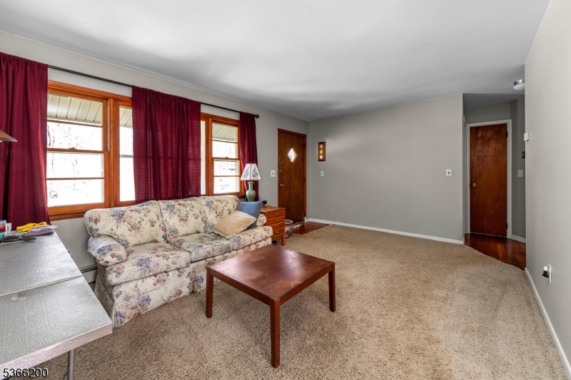 Barry Lakes - Residential